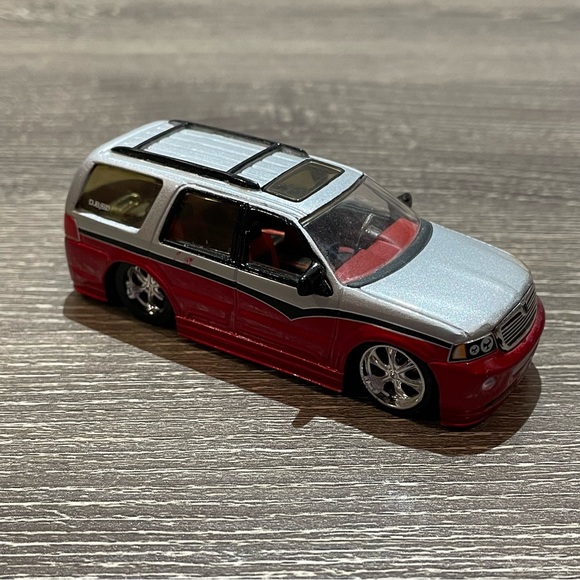 JADA TOYS DUB CITY 2003 Lincoln Navigator Suv Diecast Toy 1/64 - Picture 5 of 8